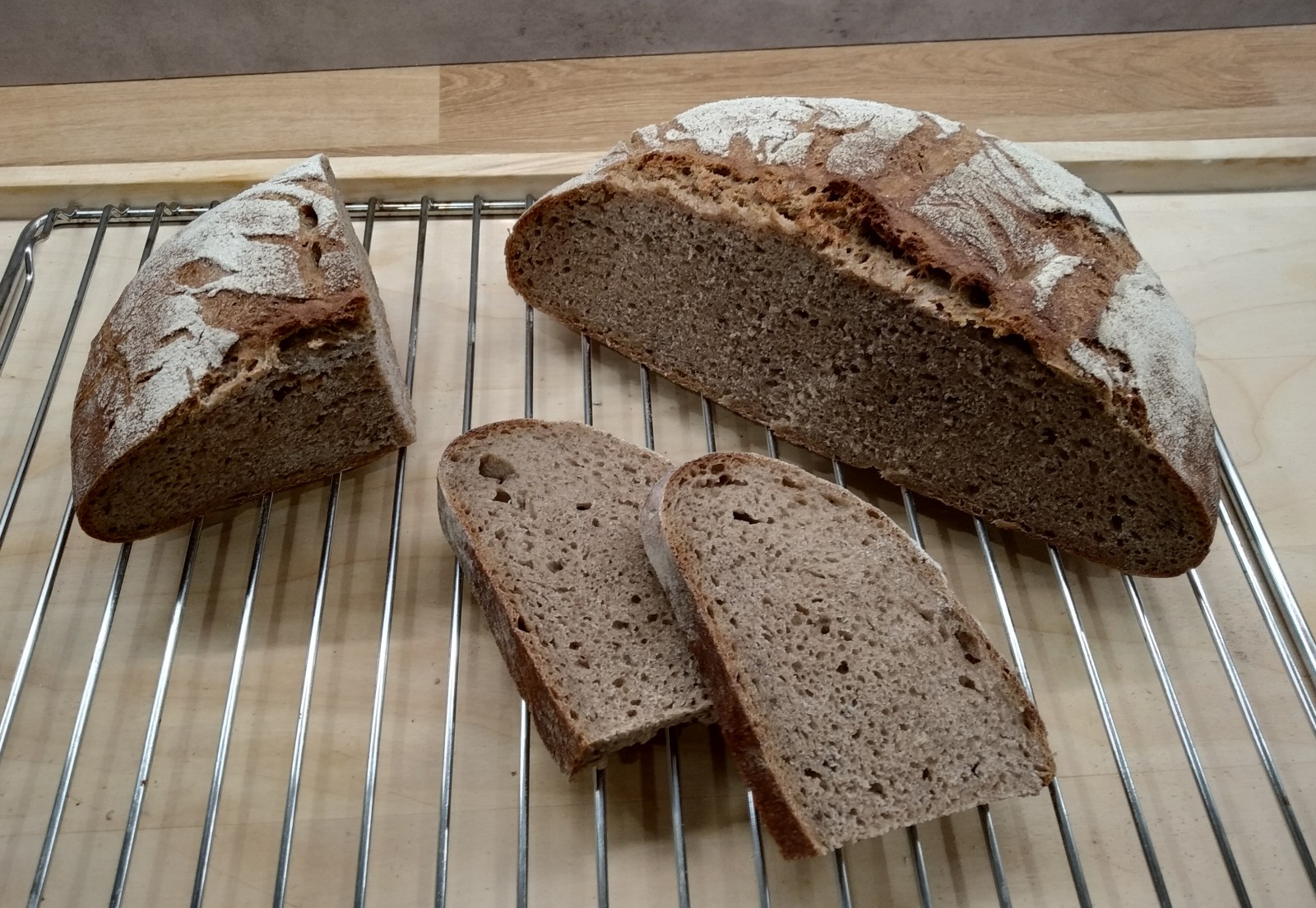 Pšenično-žitný chléb